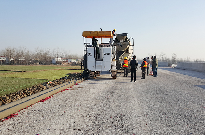 硬路肩是什么？和土路肩有什么區(qū)別？