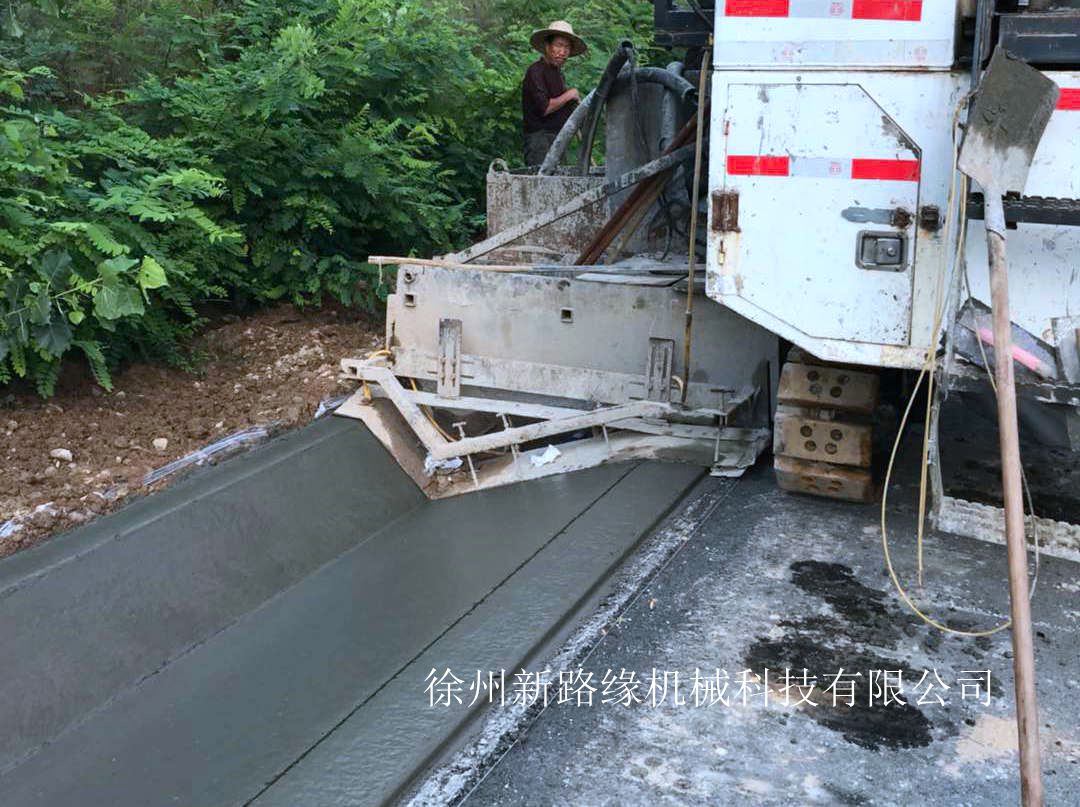 混凝土攤鋪機的施工技術(shù)、安全操作